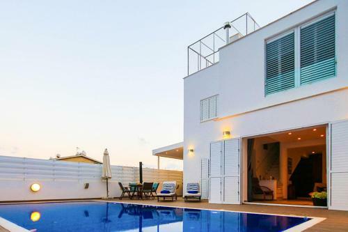 Villa Blue Phoenix