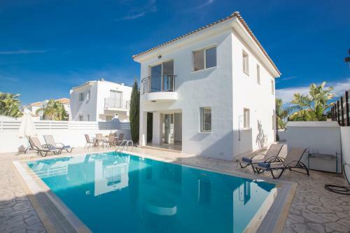 Pernera Sea View Apartment 101