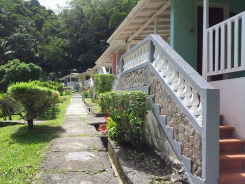 Chez Ophelia Cottage Apartments
