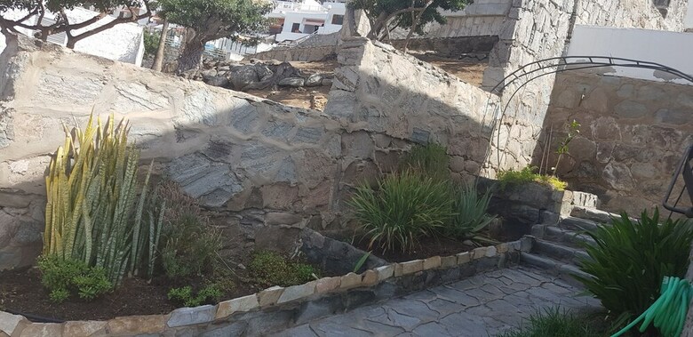 Apartamentos Lovely 2 Bedroom House With Garden