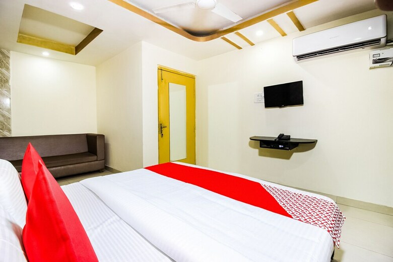 Hotel Oyo 46065 Grand Darbar