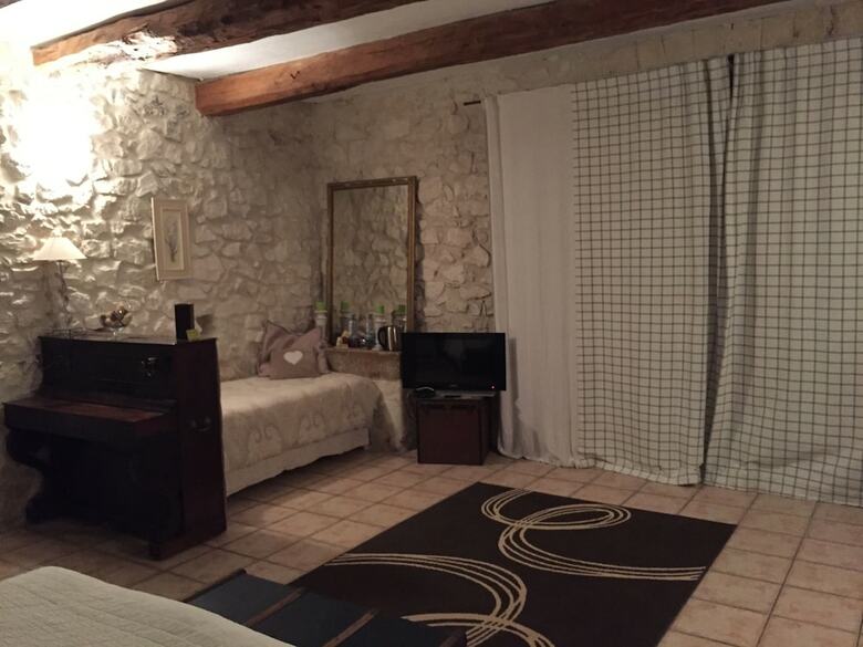 Hotel Chambre D'h�tes Le Mas D'herm�s