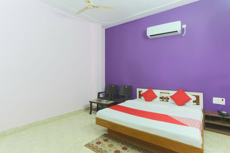 Oyo 61384 Hotel Vd Palace