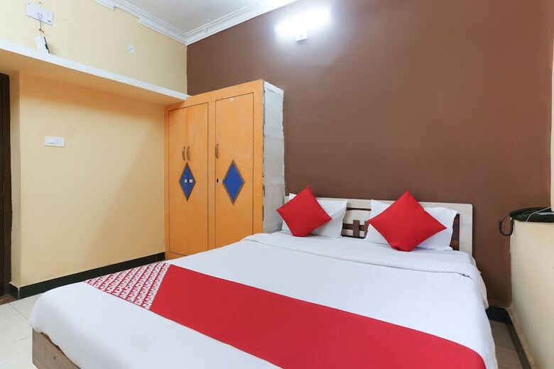 Oyo 61384 Hotel Vd Palace