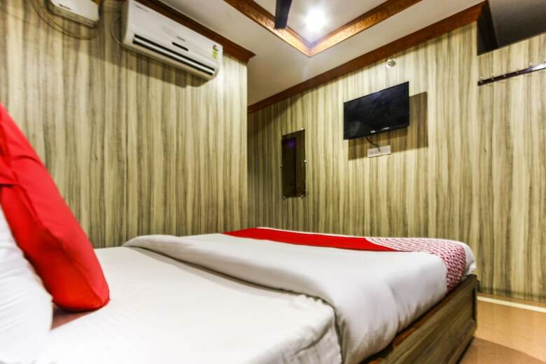 Oyo 61148 Cm Hotel