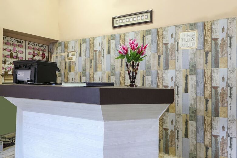 Spot On 46266 Hotel Poonam
