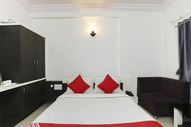 Oyo 61424 Hotel Vrindavan
