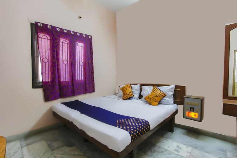 Spot On 49828 Hotel Meenakshi
