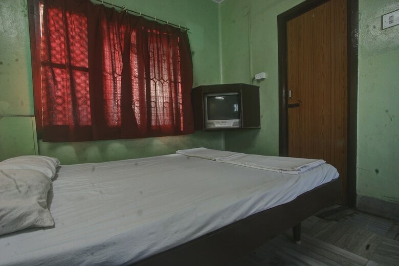 Spot On 43256 Hotel Anandha