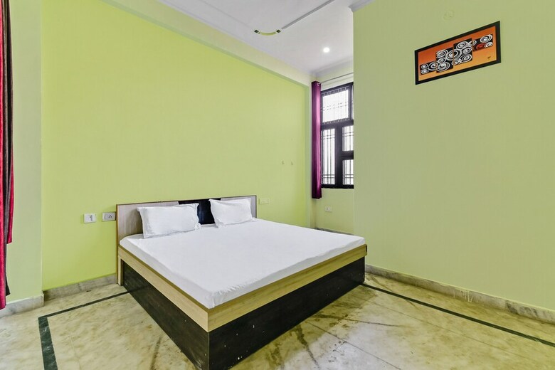 Spot On 47837 Hotel Prabhat Palace