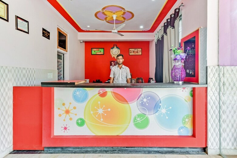 Spot On 47837 Hotel Prabhat Palace