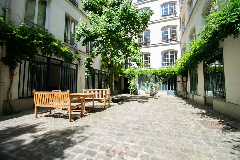 Dreamyflat - Bastille II