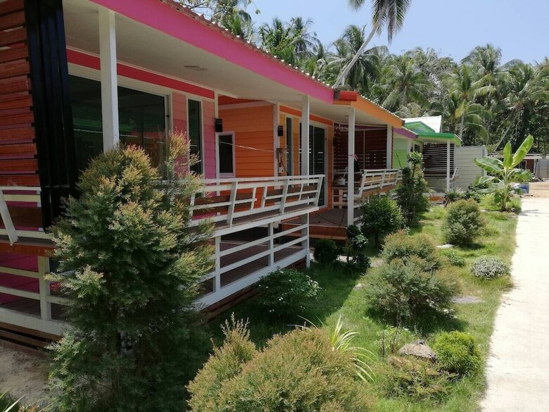 Hotel Phumiphat Resort  Koh Mook