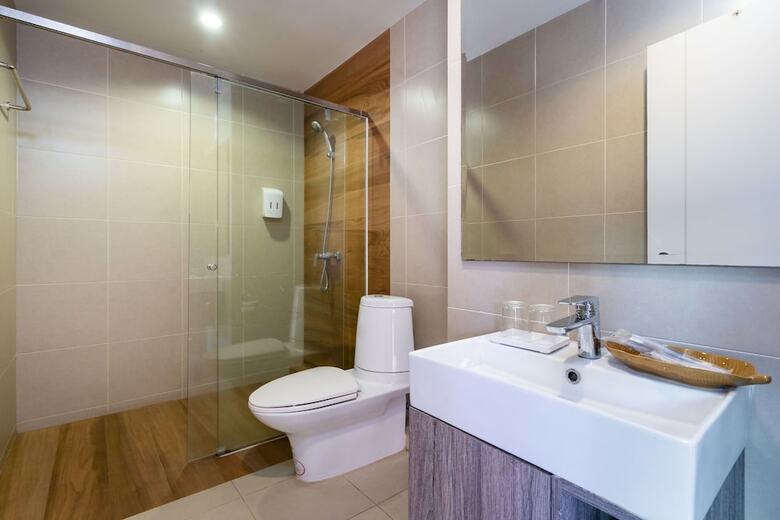 Hotel The Thames Pool Access Resort