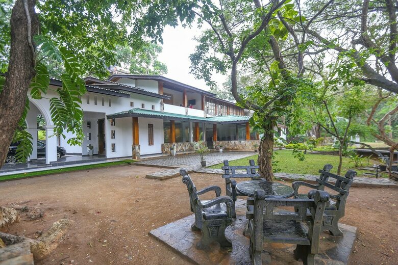 Hotel Grand Kalundawa - Dambulla's Hidden Secret