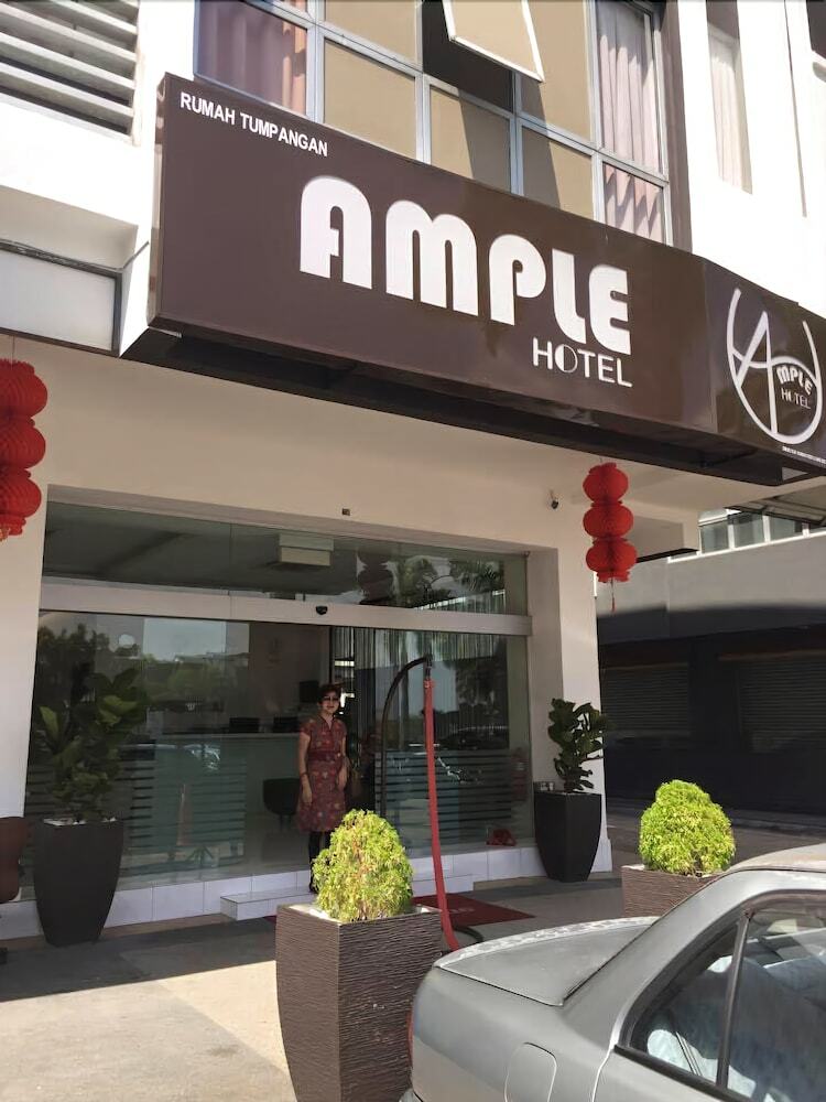 Ample Hotel