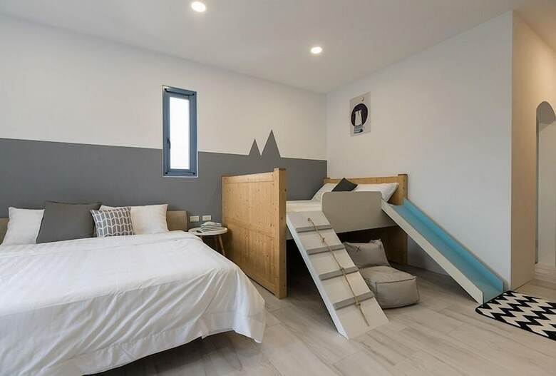 Hotel Blue White