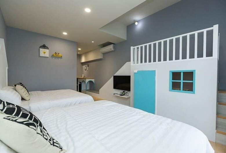 Hotel Blue White