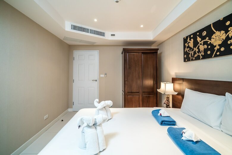 Kata Ocean View Condominium By Lofty