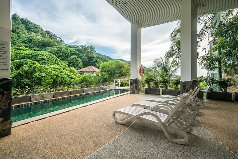 Kata Ocean View Condominium By Lofty