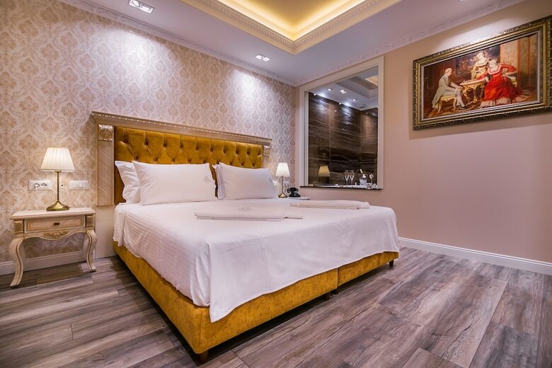 Legacy Hotel
