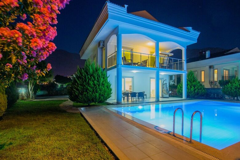 Diamond Villa 04