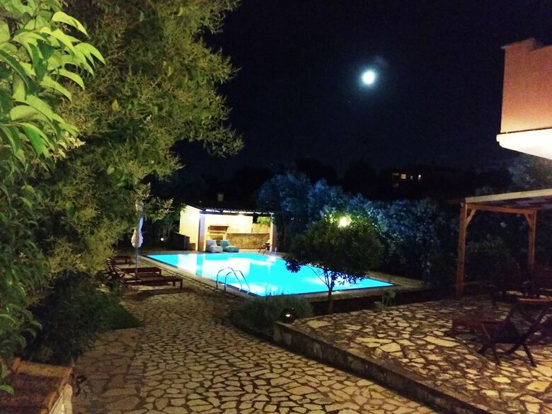 Aparthotel Cha Nanakas Village Inn