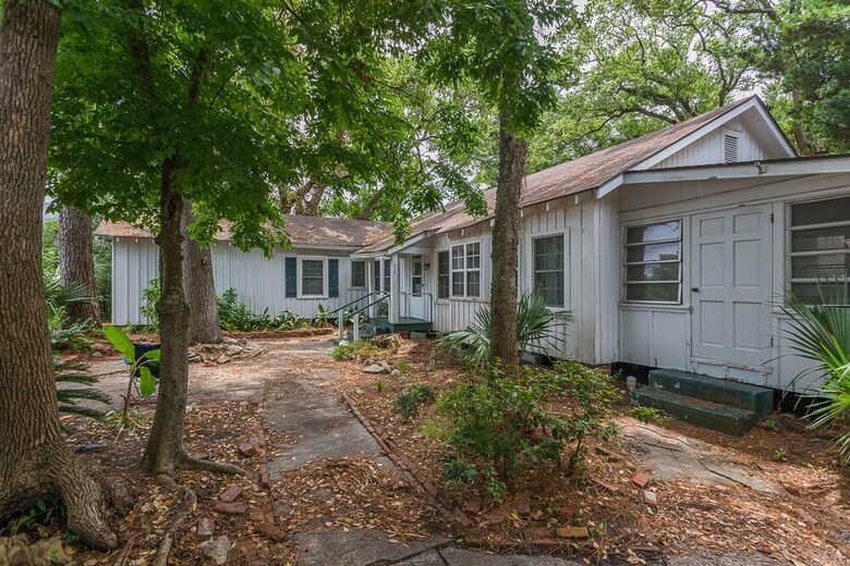 318 Arnold Road By Hodnett Cooper