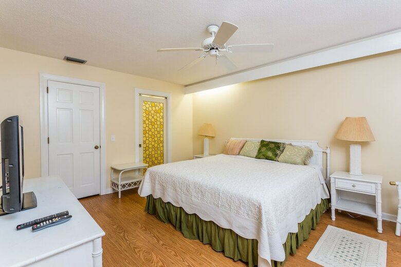 248d N. Windward Drive By Hodnett Cooper