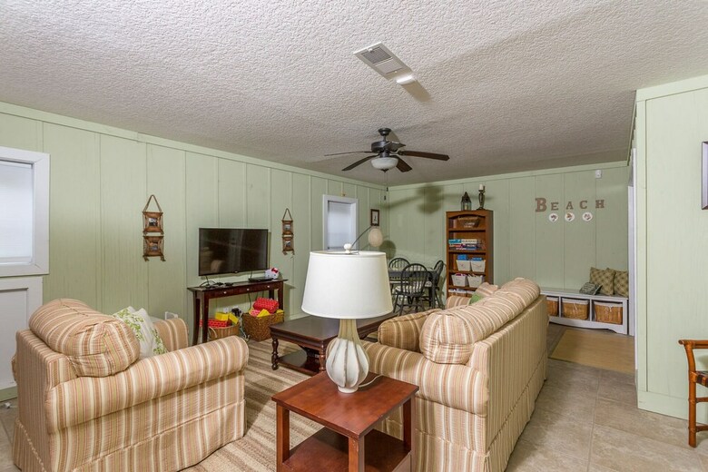 1067 College By Hodnett Cooper