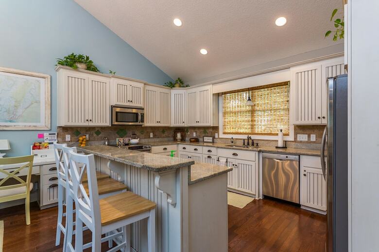 1067 College By Hodnett Cooper