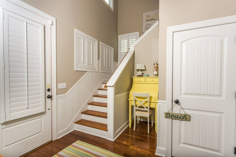 1067 College By Hodnett Cooper