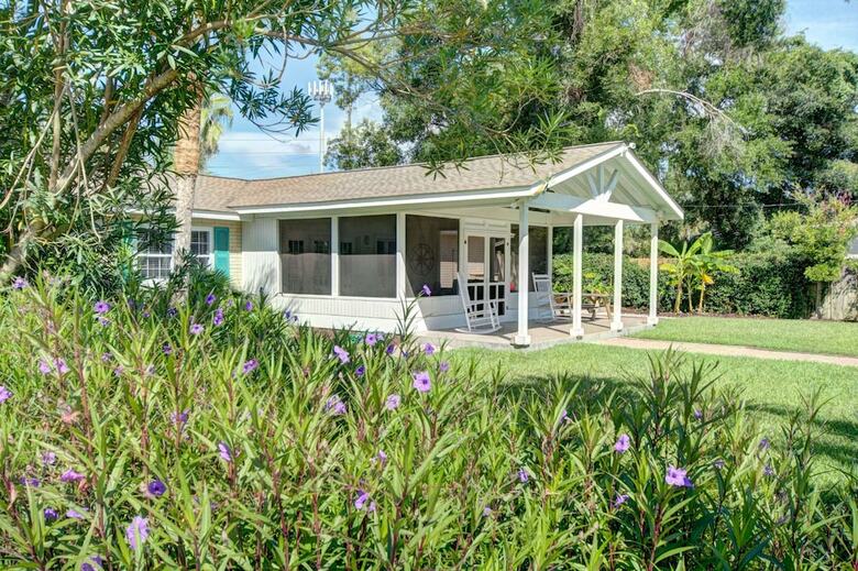 Seaglass Cottage By Hodnett Cooper