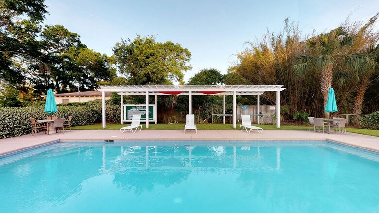 Seaglass Cottage By Hodnett Cooper