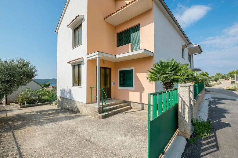 Apartment Ante