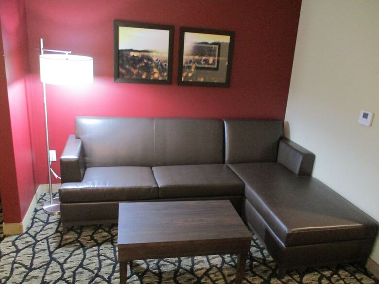 Best Western Plus Lakeview Hotel
