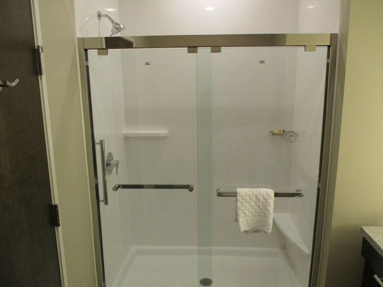 Best Western Plus Lakeview Hotel