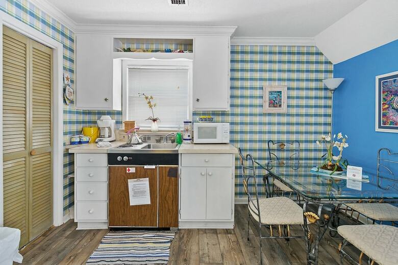 1221 Beachview By Hodnett Cooper