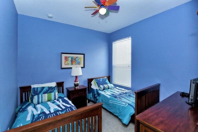 Deluxe Spacious Resort Home Close To Disney