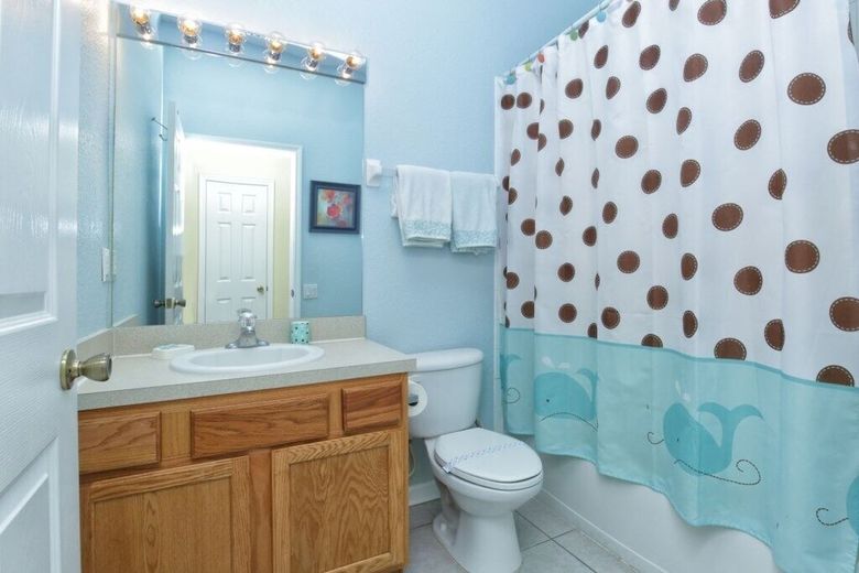 Deluxe Spacious Resort Home Close To Disney