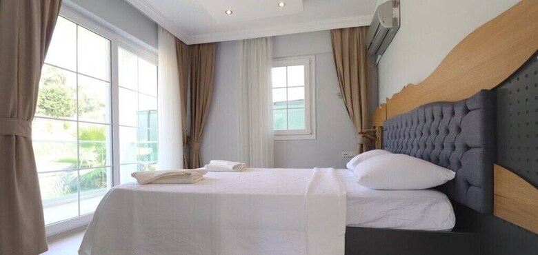 Villa Akd1  By Joylettings