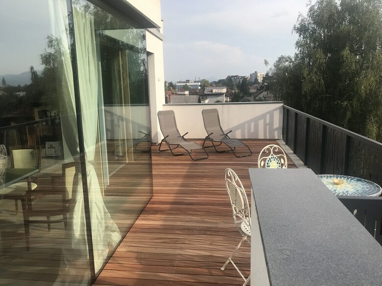 Bed & Breakfast Deluxe Tivoli Suites