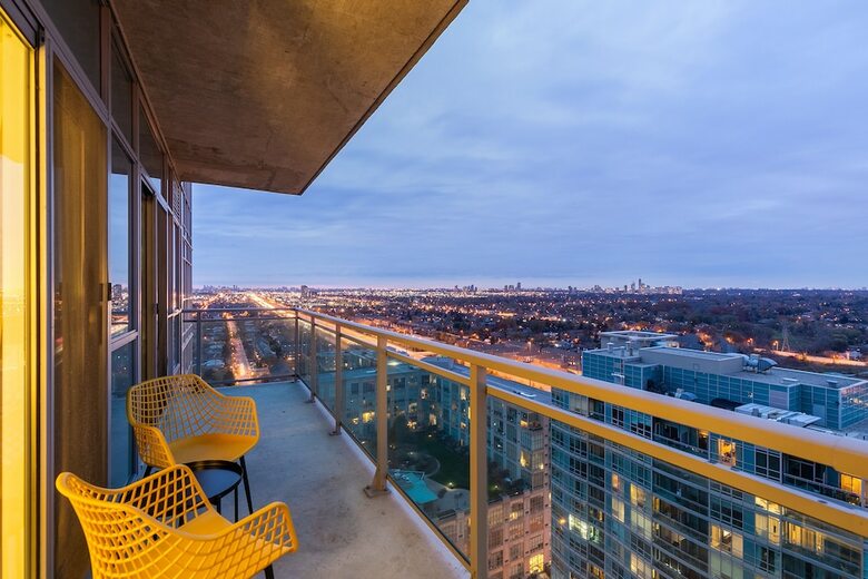 Simply Comfort.awesome Etobicoke Apartment