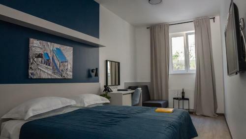 Hotel Blue
