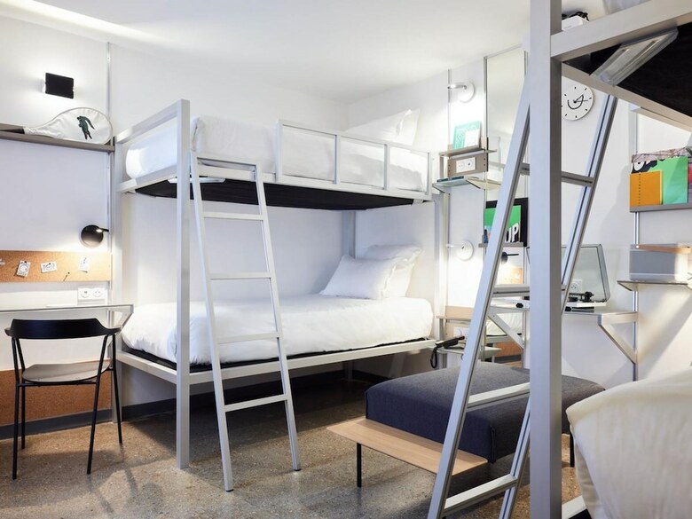 Hotel French Theory