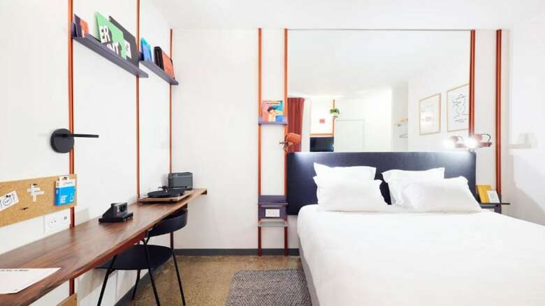 Hotel French Theory
