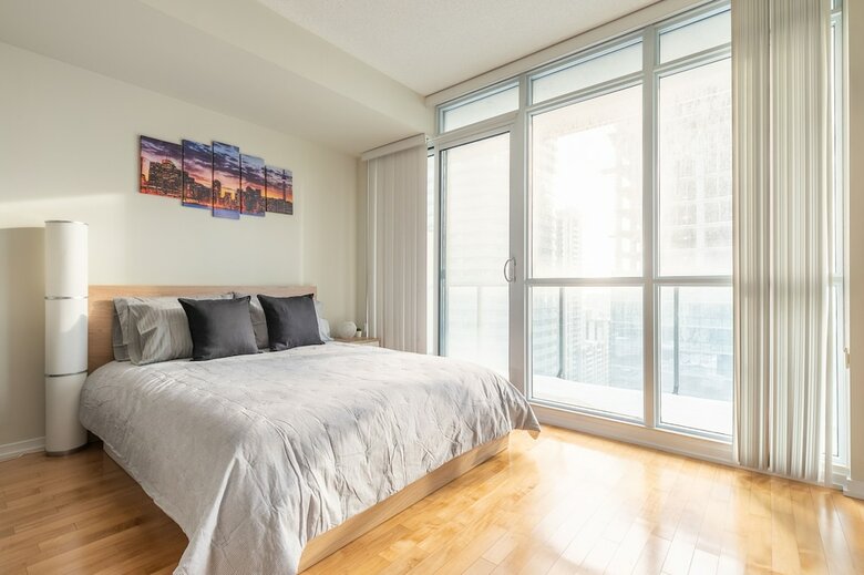 Apartamentos Gorgeous Condos In Maple Leaf Square