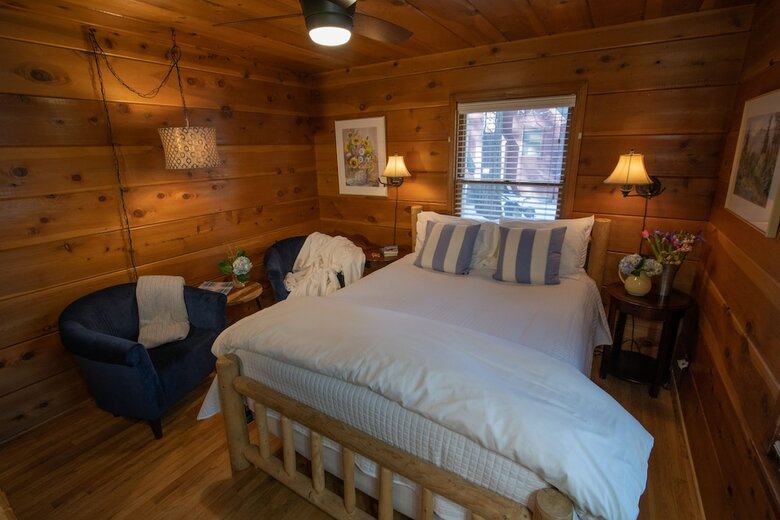 Elliott House Bed & Breakfast