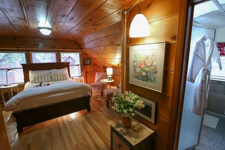 Elliott House Bed & Breakfast