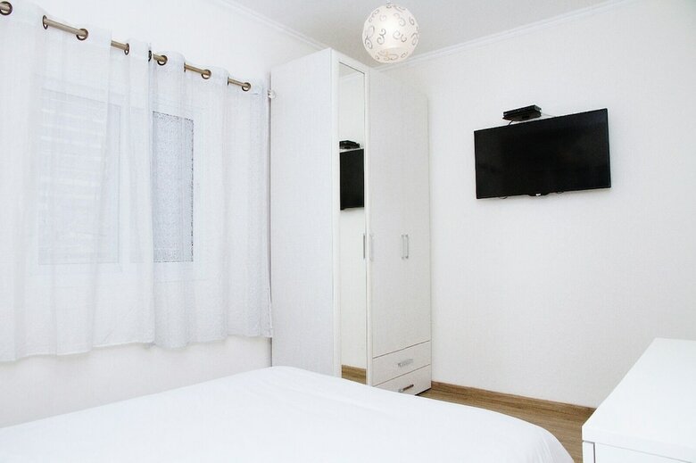 Gk Apartments - Limbskit 3